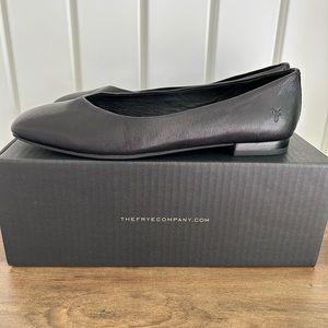 Frye Dana Ballet Flat size 8